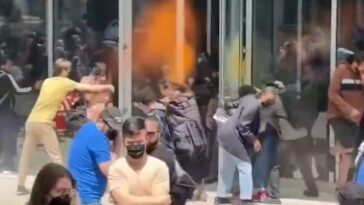 all-hell-breaks-loose-outside-federal-courthouse-in-st.-paul-after-feds-unseal-indictment-charging-15-minneapolis-antifa-militants-(video)