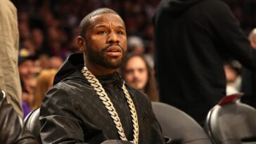 floyd-mayweather-facing-felony-charges-after-allegedly-bouncing-check-on-$200k-luxury-watch