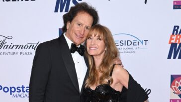 jane-seymour-says-finding-love-in-her-70s-with-fiance-john-zambetti-feels-like-a-‘miracle’