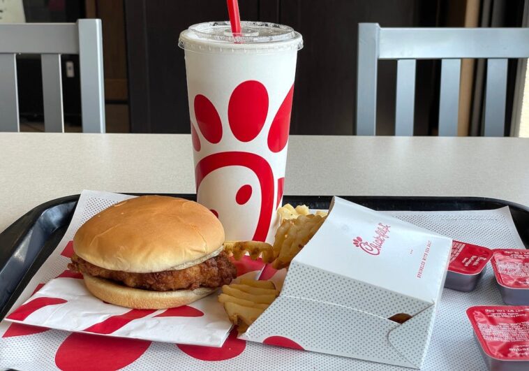 who-just-knocked-chick-fil-a-off-the-top-spot?