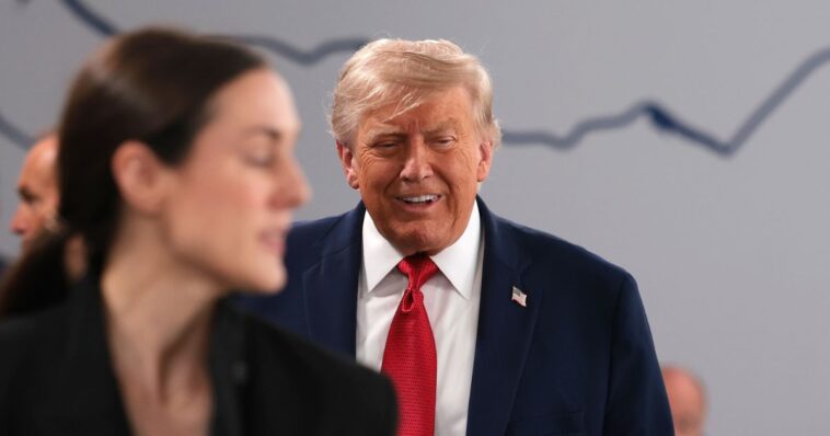 watch:-trump-walks-into-g7-session-and-declares,-‘i’m-the-boss’