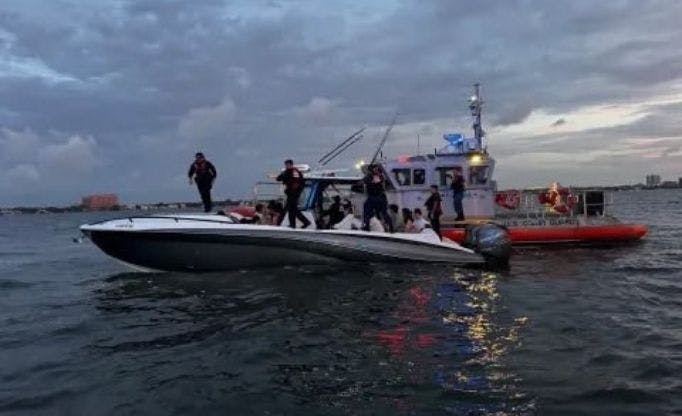 feds-fire-warning-shots-at-boat-packed-with-chinese-illegal-migrants
