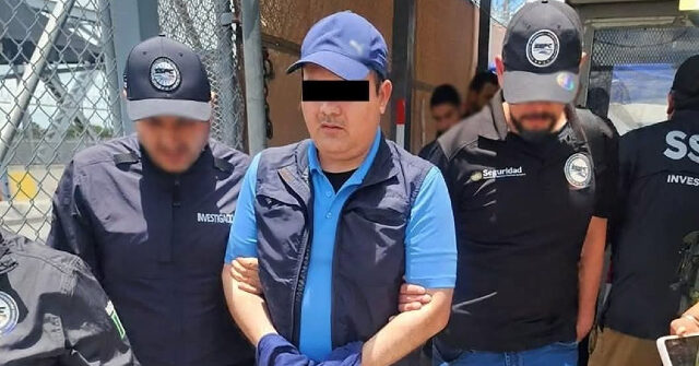 us.-extradited-mexican-customs-agent-wanted-in-corruption-investigation