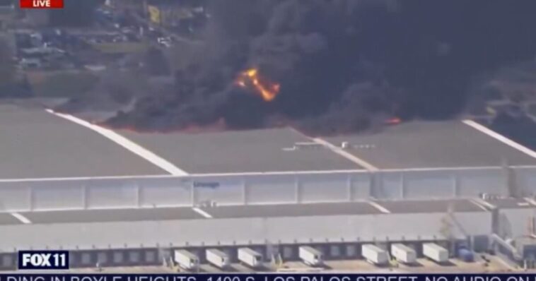 developing:-massive-warehouse-fire-erupts-in-los-angeles-(video)