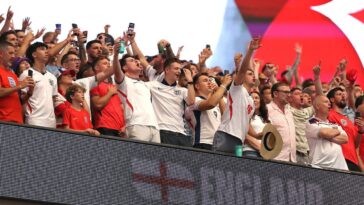 english-world-cup-fan-in-oversized-cowboy-hat-delivers-perfect-verdict-on-texas-brisket-ahead-of-croatia-match