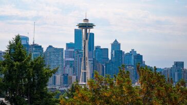 downtown-seattle-lost-30,000-jobs,-billions-in-office-value-since-2020-payroll-tax:-new-report-finds