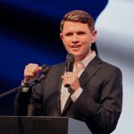 mama’s-boy-for-senate:-talarico,-37,-shares-checking-account-with-his-mother