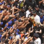 striking-jalen-brunson-image-reveals-insane-love-fans-have-for-nba-finals-mvp-at-championship-parade