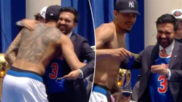 knicks’-jeremy-sochan-goes-shirtless-to-accept-key-to-city-from-mayor-mamdani
