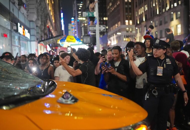 cab-driver-whose-taxi-got-smashed-by-frenzied-knicks-fans-gets-a-big-surprise