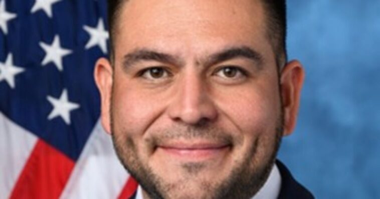 revealed:-democrat-congressman-previously-had-a-lavish-pretend-wedding-and-interesting-questions-are-emerging-regarding-his-new-fiancee-(photos)