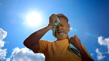 beat-the-heat:-here-are-some-of-the-best-tips-to-avoid-heatstroke-during-a-hike-this-summer