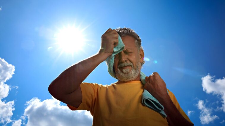 beat-the-heat:-here-are-some-of-the-best-tips-to-avoid-heatstroke-during-a-hike-this-summer