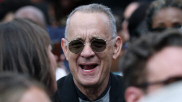 watch:-tom-hanks-mocks-ms-now’s-small-audience-live-to-network-reporter’s-face