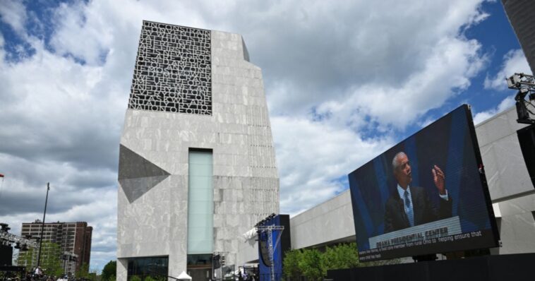 obama’s-library-just-opened,-but-some-of-the-black-contractors-have-said-they’re-owed-serious-money
