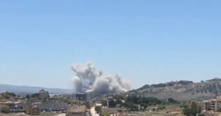 developing:-israel-and-hezbollah-agree-to-renewed-ceasefire-after-overnight-strikes-as-iran-imposes-new-restrictions-on-ships-in-the-strait-(video)