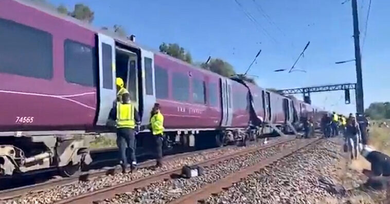 just-in:-two-passenger-trains-collide-in-bedford,-uk-–-multiple-serious-injuries-feared-(videos)