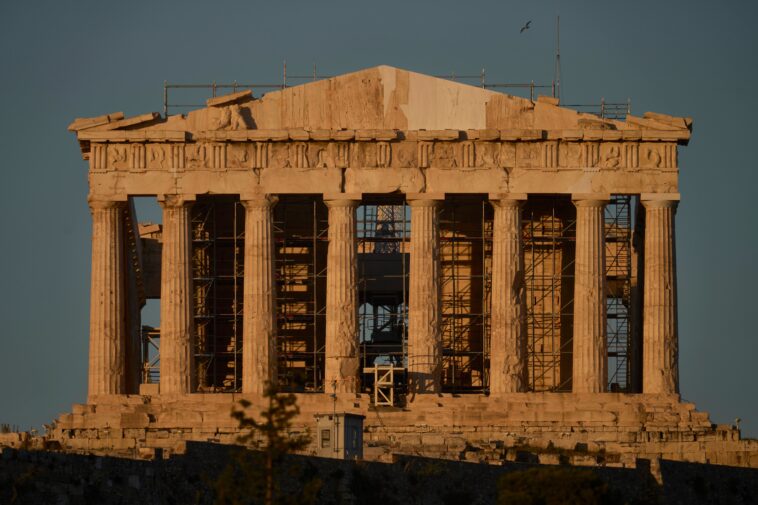 greece’s-parthenon-gets-upgrade,-revealing-a-look-not-seen-for-over-200-years