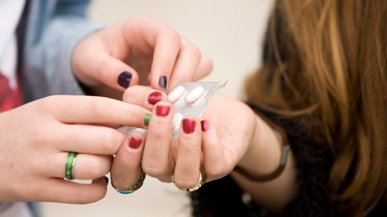 poison-centers-link-growing-benadryl-abuse-among-teens-to-dangerous-social-media-trends