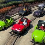iconic-disneyland-attraction-must-switch-to-electric-vehicles-to-comply-with-blue-state’s-emissions-standards