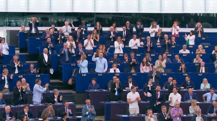 ‘send-them-back’-chants-rock-european-parliament-after-landslide-vote-to-speed-up-deportations