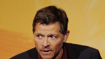 ‘supernatural’-star-misha-collins-‘deeply-ashamed’-of-america-during-pride-month:-trans-rights-should-be-‘conservative-rallying-call’