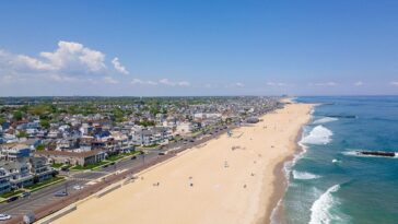 popular-beaches-closed-as-high-bacteria-levels-raise-health-concerns-for-swimmers