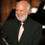 james-burrows,-legendary-hollywood-director-behind-‘cheers,’-‘friends’-and-‘will-&-grace,’-dies-at-85