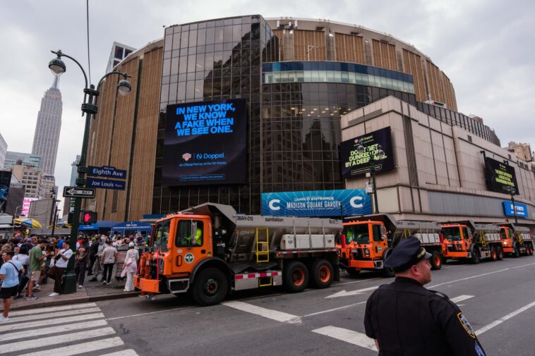 concertgoer,-51,-falls-to-his-death-during-goose-show-at-madison-square-garden:-police