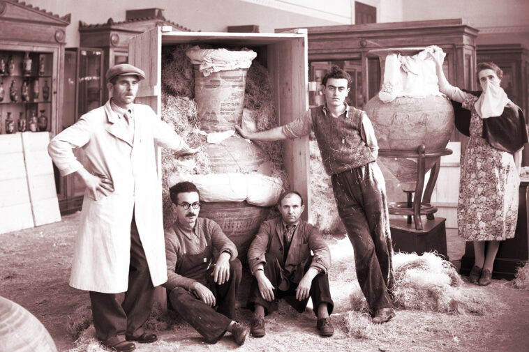 how-a-young-group-of-american-spies-saved-greece’s-precious-artifacts