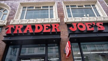 the-trader-joe’s-tote-bag-frenzy-has-reached-a-new-level