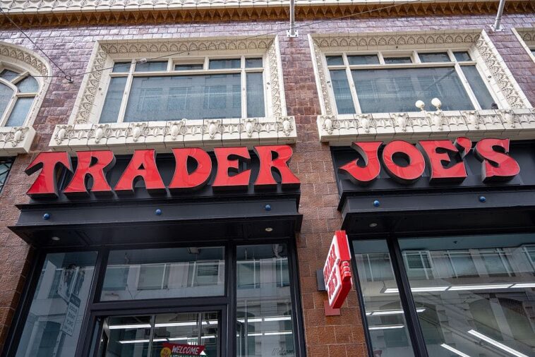 the-trader-joe’s-tote-bag-frenzy-has-reached-a-new-level