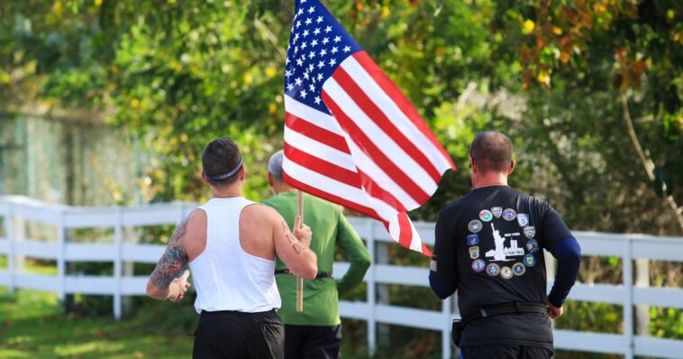 250-‘relay-for-america’-runners-carrying-us-flag-all-the-way-across-the-country-by-july-4-for-a-good-cause