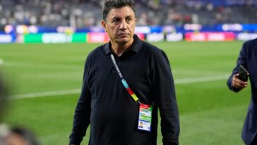iran’s-world-cup-coach-lashes-out-again-after-flight-chaos:-‘they-robbed-us’