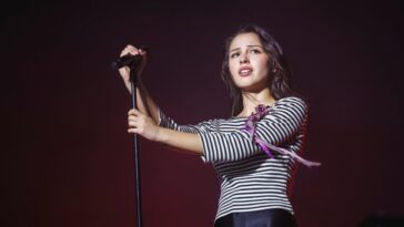 pop-singer-reveals-disgusting-habit-her-fans-can’t-quit