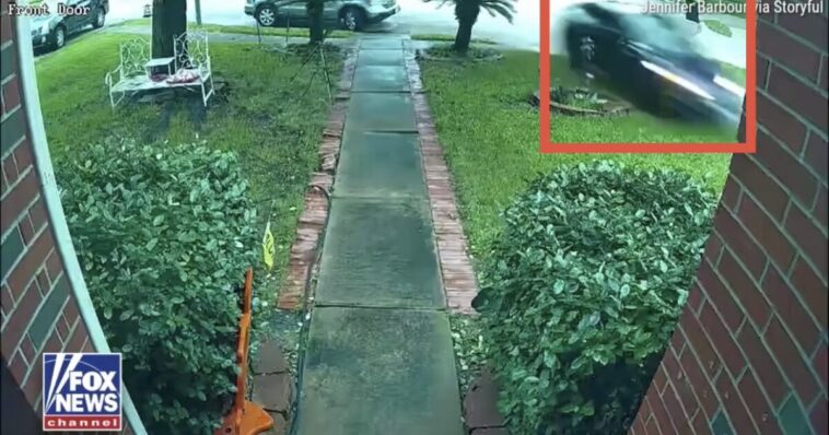 whoa!-self-driving-tesla-comes-flying-through-family’s-home-in-texas-killing-woman-(video)
