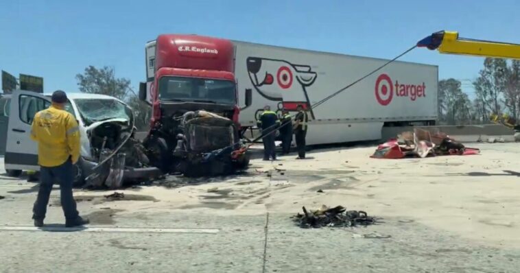 horror-dashcam-video:-one-dead,-32-injured-after-semi-truck-loses-control,-jackknifes-on-socal-freeway
