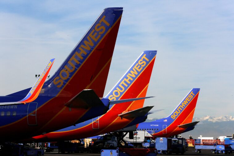 southwest-jet-struck-by-ground-equipment-vehicle-at-memphis-airport