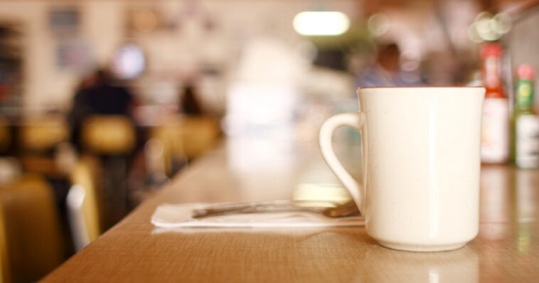 watch:-irish-tourist-left-crying-after-experience-with-everyday-americans-at-small,-christian-diner-changes-her-life