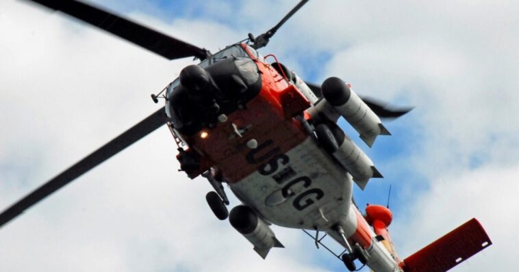 us-coast-guard-helicopter-with-four-crewmembers-aboard-crashes-in-alaska
