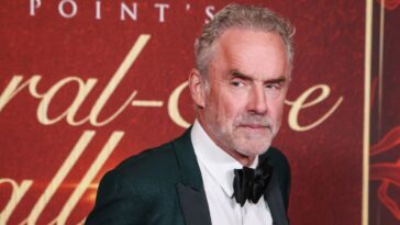 dr.-jordan-peterson-gives-health-update,-shares-plan-to-keep-reaching-fans-during-hiatus