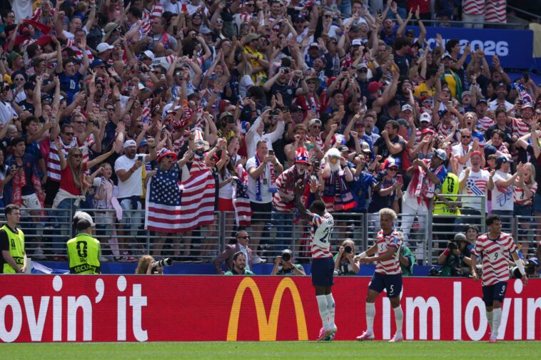 the-usmnt’s-john-denver-decision-that-led-to-a-viral-world-cup-moment
