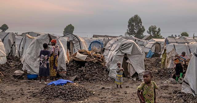ebola-spreads-in-congo-refugee-camps,-cases-top-1,000