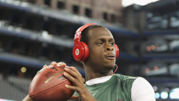 report:-cops-investigate-assault-claims-against-jets-qb-geno-smith
