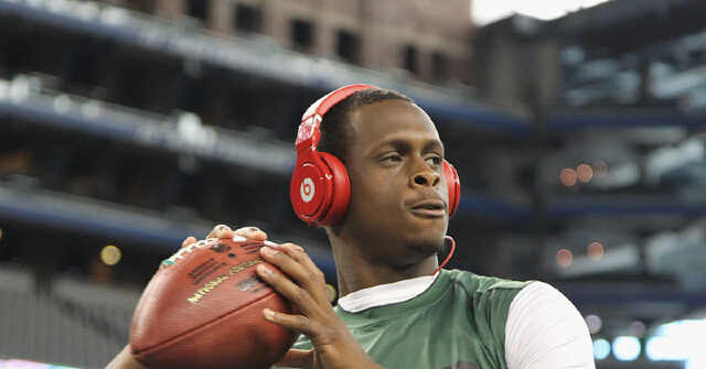 report:-cops-investigate-assault-claims-against-jets-qb-geno-smith