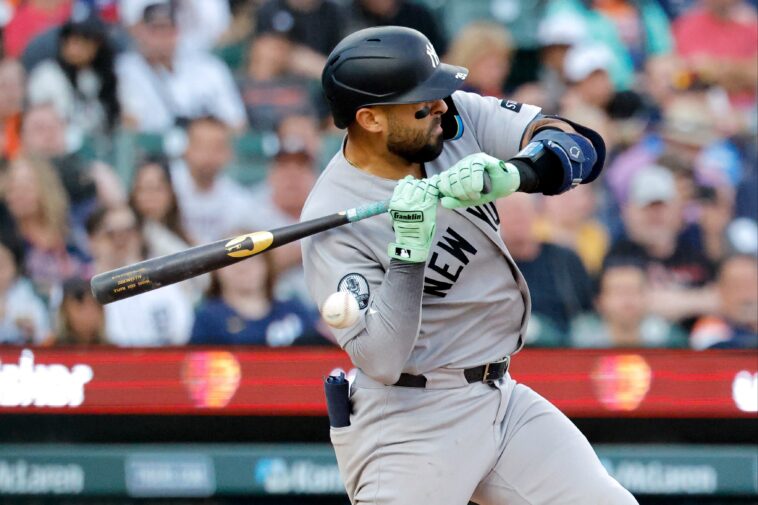 ali-sanchez-exits-after-getting-hit-by-pitch-in-yankees-injury-worry