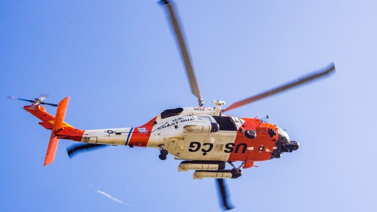 coast-guard-helicopter-crashes-during-alaska-training-mission,-injuring-four-crew-members