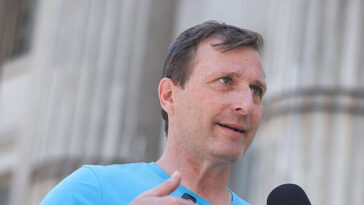 new-york-coffee-shop-denies-pro-israel-democrat-congressman:-‘we-don’t-serve-genocide-enablers’
