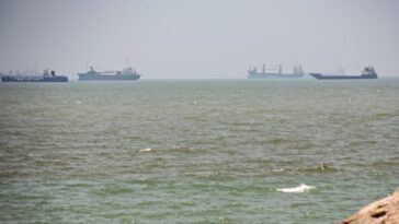 shipping-traffic-uptick-in-strait-of-hormuz-defies-iran’s-closure-claim