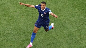 soccer’s-biggest-stars-steal-the-show-in-latest-world-cup-action